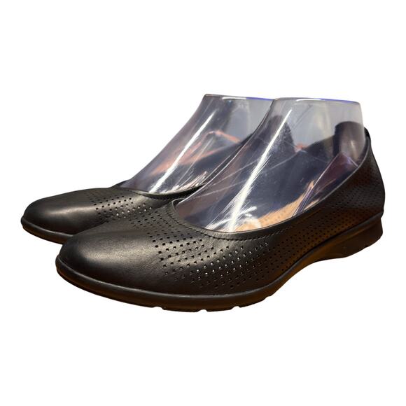 CLARKS Jenette Ease Perforated Women's 7.5 Black Leather Super Flex Ballet Flats - Picture 2 of 12
